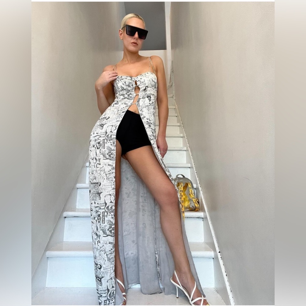 ✨ Host Pick ✨ NWOT Off-White Graphic Long Dress in White